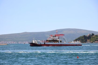 Experience the Magic of the Hole in the Rock Cruise with Silver Wave Yacht Charters